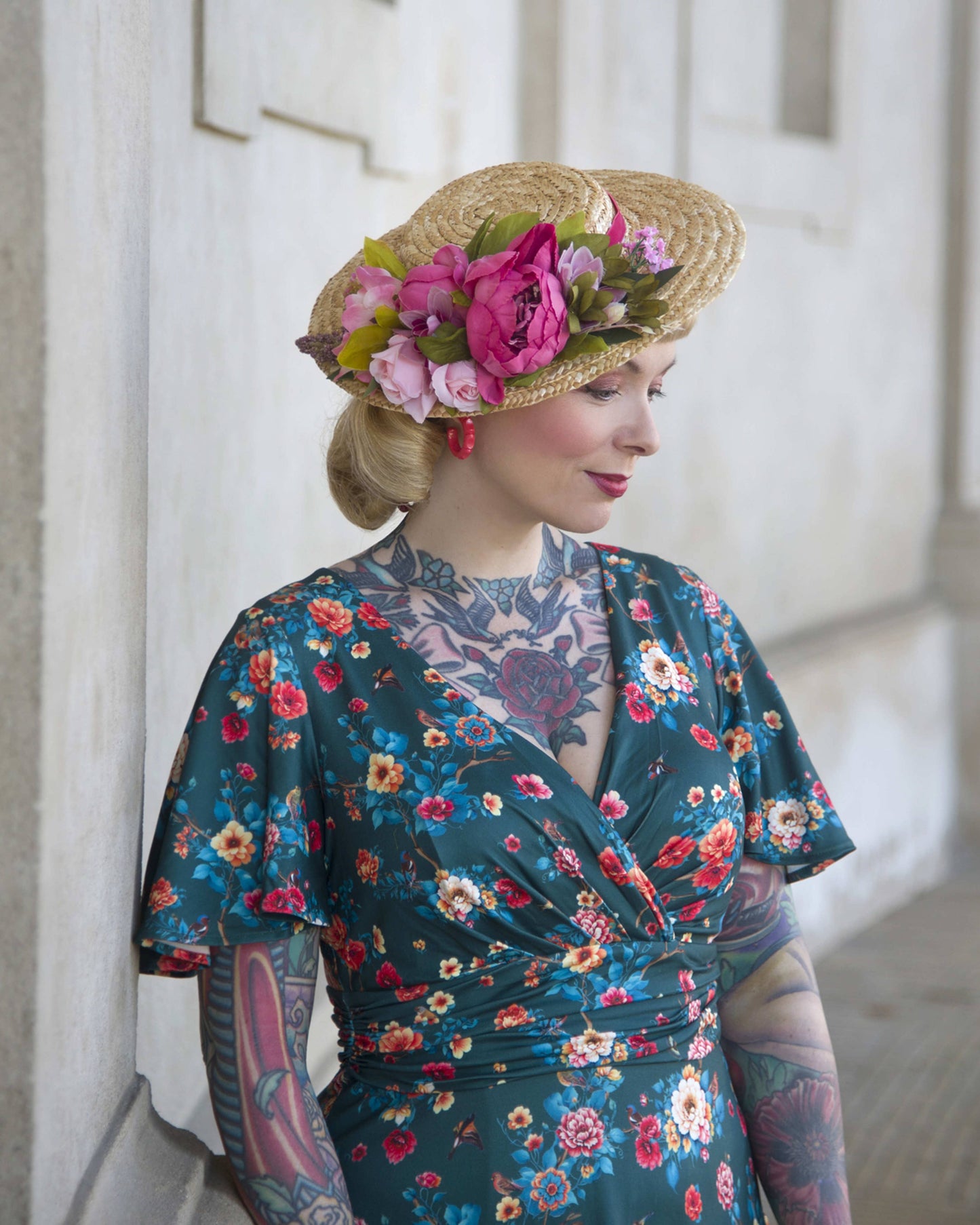 Donna butterfly-sleeved dress in green vintage floral